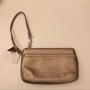 Coach pouch ‼️MOVING SALE‼️